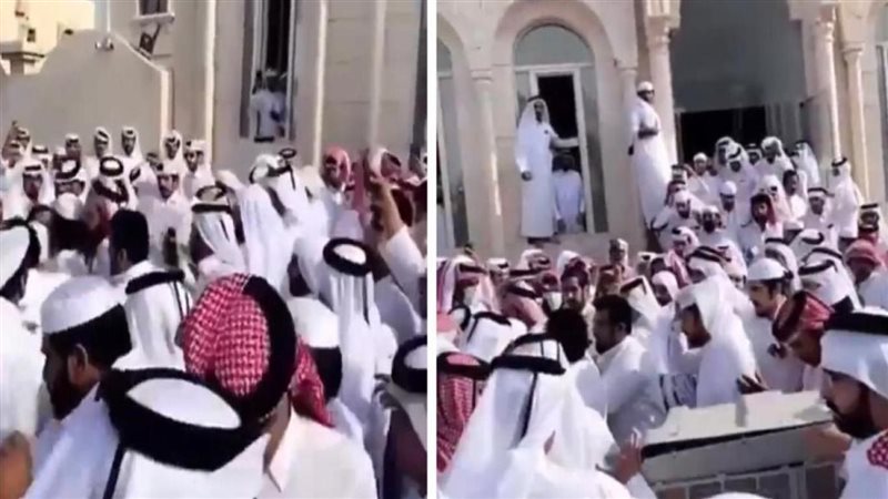 احتجاج بعض القطريين