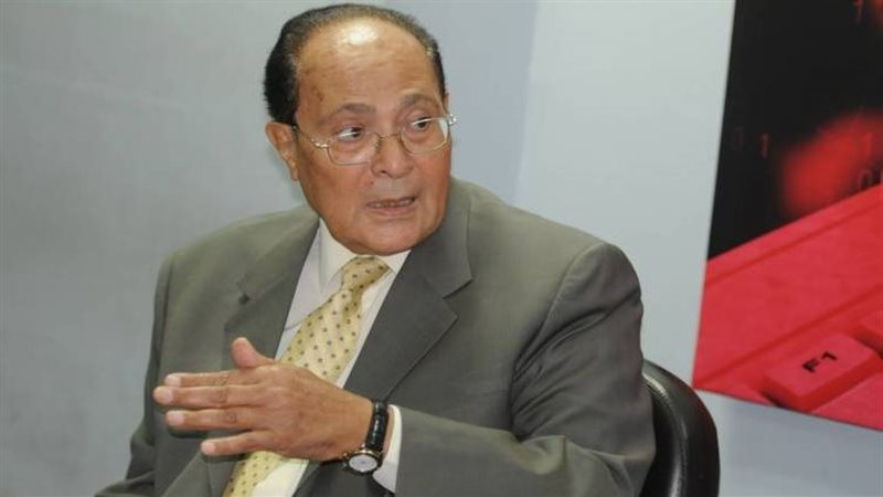 الدكتور محمود أبو
