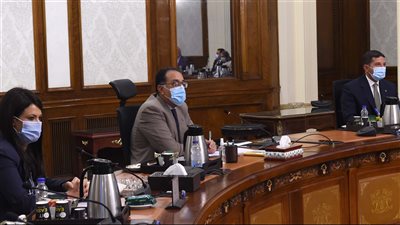 رئيس الوزراء يتابع جهود شركة 