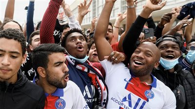 هنا باريس.. استقبال تاريخي لميسي في سان جيرمان