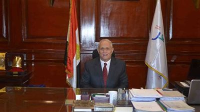 رئيس جامعة الأقصر يتفقد مباني كلية الطب بطيبة