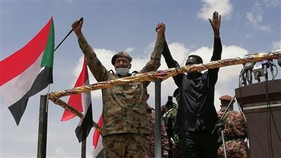 خطأ يضع اسم السيسي ضمن حضور حفل تنصيب حاكم دارفور | فيديو