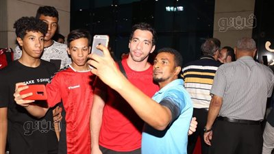 20 صورة ترصد وصول منتخب اليد لمطار القاهرة 