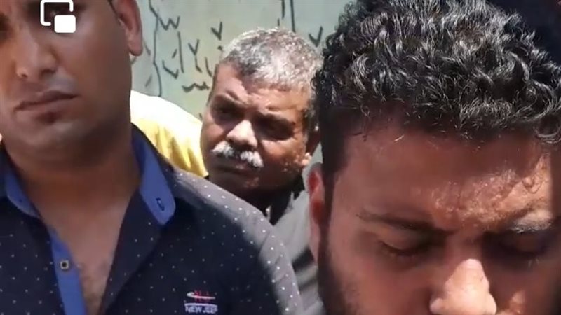 والد الطفله
