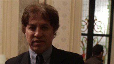 المدير التنفيذي لاتحاد الكرة يصل عزاء والد عبد الستار صبري