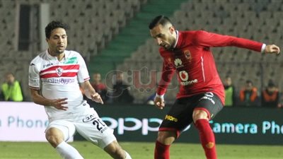 طاقم تحكيم إسباني يقترب من إدارة لقاء القمة الـ117