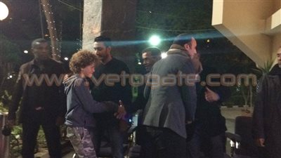 بالفيديو والصور.. نادر السيد وسامي الشيشيني يصلان عزاء والد عبد الستار صبري