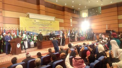 وزير الأوقاف يكرم أوائل مسابقة القرآن العالمية