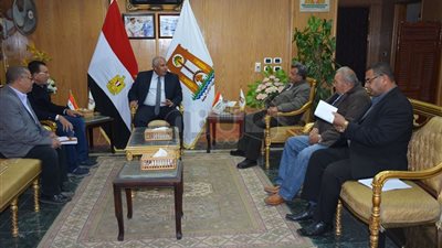 وفد من العربية للتصنيع يبحث التوسع في زراعة النخيل بالوادي الجديد