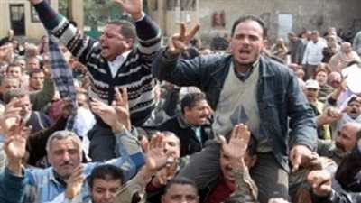 إضراب العاملين ببريد إسنا بالأقصر