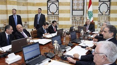 أهالى مختطفى أعزاز السورية ينظمون وقفة أمام مقر الحكومة اللبنانية