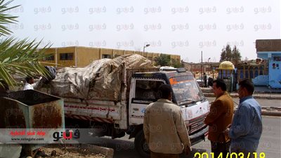 بالصور.. جولة ميدانية لرئيس رأس غارب لتفقد أعمال النظافة بالمدينة