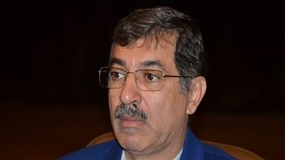 علاء صادق: تعيش خسيس أو تتجوز لميس