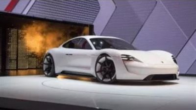 «دايملر وجيلي» تبدآن مشروعا مشتركا لتطوير سيارات ذكية