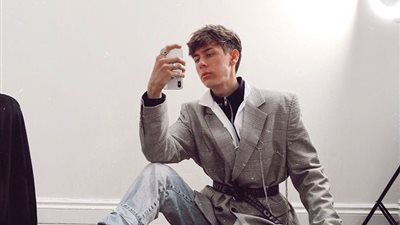 شاب عمره 19 عاما يفبرك أسلوب حياة فاخرة يشعل إنستجرام