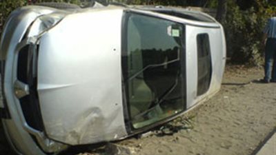 بالفيديو.. انقلاب سيارة ملاكي في طريق صلاح سالم والمرور يرفع آثار الحادث