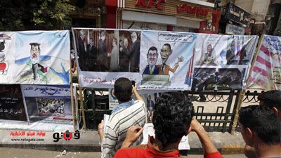 «الحرية والعدالة» يدخل «مصيدة» الجيش.. حزب الإخوان: لن نسمح بانقلاب عسكري على مرسي.. الشعب وحده يرسم خارطة المستقبل.. مراد: القوات المسلحة تحمي الحدود فقط.. العريان: يحكمنا دستور ص