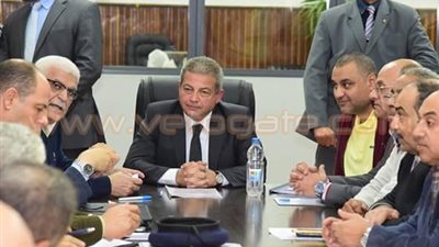 بالصور.. وزير الرياضة يجتمع باللجنة المنظمة لأمم أفريقيا لليد