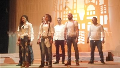 بالصور.. «عاشقين ترابك2» على مسرح قصر ثقافة أسوان