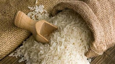 بدء توزيع الأرز والفول على البطاقات التموينية.. الإثنين