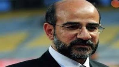 عامر حسين: الشمس جففت أرضية ملعب برج العرب