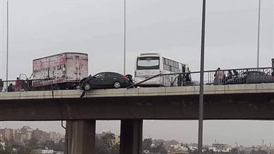 إصابة شخصين في حادث تصادم 3 سيارات أعلى الطريق الدائري