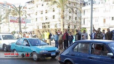 بالصور.. طلاب الإرهابية ينظمون وقفة أمام 