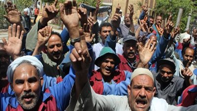 إضراب عمال النظافة بدمنهور وكفر الدوار والمحمودية للمطالبة بالحد الأدنى