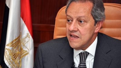 الحكومة تتخلى عن قطاع الأعمال العام وتبحث عن أب شرعي