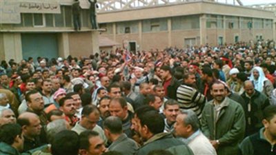 عمال البريد بالسويس يواصلون إضرابهم لليوم الثالث