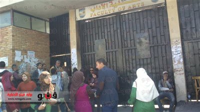 بالصور.. إغلاق أبواب 