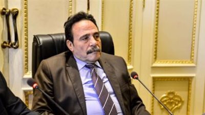 «عمال مصر» يطالب بتعميم قرار الحد الأدنى للأجور على القطاع الخاص