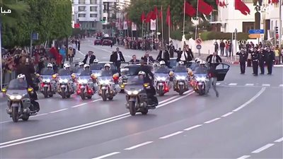 عجز عن سد نفقة علاج والده.. سر مخترق موكب ملك المغرب