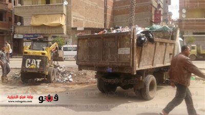 بالصور.. محافظ دمياط في زيارة مفاجئة لميادين المحافظة