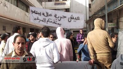 متظاهرو دمياط يواصلون السيطرة على المنشآت الخدمية