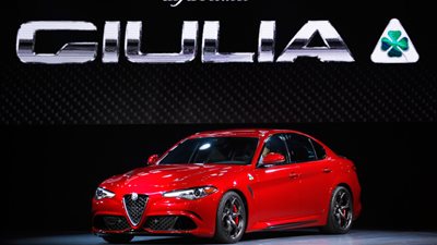 بالفيديو والصور.. انطلاق الـ«فاروميو جوليا 2017» في معرض لوس أنجلوس