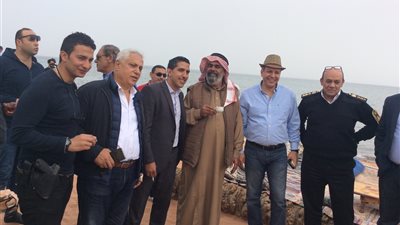 شيخ «الترابين» يستقبل وفدا برلمانيا بـ«شاي بالمرمرية» (صور)