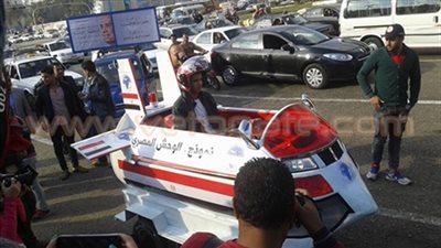 مخترع «الوحش المصري»: ازدحام «التحرير» وراء فشل السيارة في الطيران