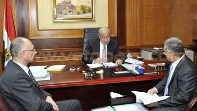 بالصور.. «الدماطي» يبحث مع رئيس الوزراء تمويلا إضافيا لاستكمال المتحف الكبير