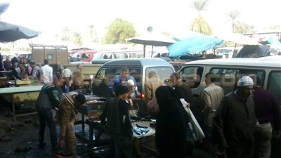 بالصور.. غضب «أهالي العامرية» بسبب عشوائية مواقف الأجرة