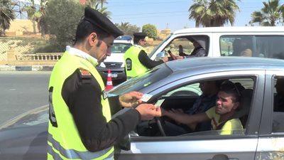 حملات مرورية أعلى الطرق تحرر 253 ألف مخالفة متنوعة (فيديو)