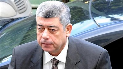 الداخلية تبدأ في إزالة الحواجز الخرسانية بمحيط التحرير