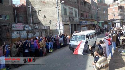 بالصور.. أهالي عناصر الإرهابية المحبوسين بدمياط يطالبون بالإفراج عنهم