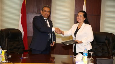 تعاون بين «البريد» و«مفوضية الأمم» لتوزيع مساعدات نقدية للاجئين