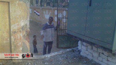 بالفيديو والصور.. كهرباء بني سويف تخاطر بحياة شباب تزمنت الشرقية