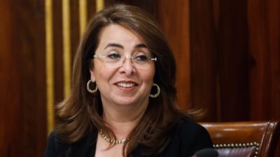 وزيرة التضامن: ملابس الإحرام هدية للحجاج الفائزين بقرعة الجمعيات