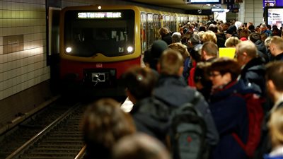 شلل حركة المرور بسبب إضراب عام في ألمانيا (فيديو وصور)