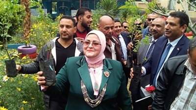توزيع 2000 شجرة مثمرة على مدارس كفر الشيخ