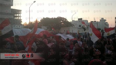 بالصور.. مظاهرة للقوى الثورية ضد 