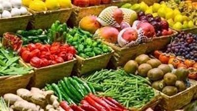 أسعار الخضروات والفواكه اليوم.. الطماطم بـ5.5 والتفاح اللبناني بـ17 جنيها